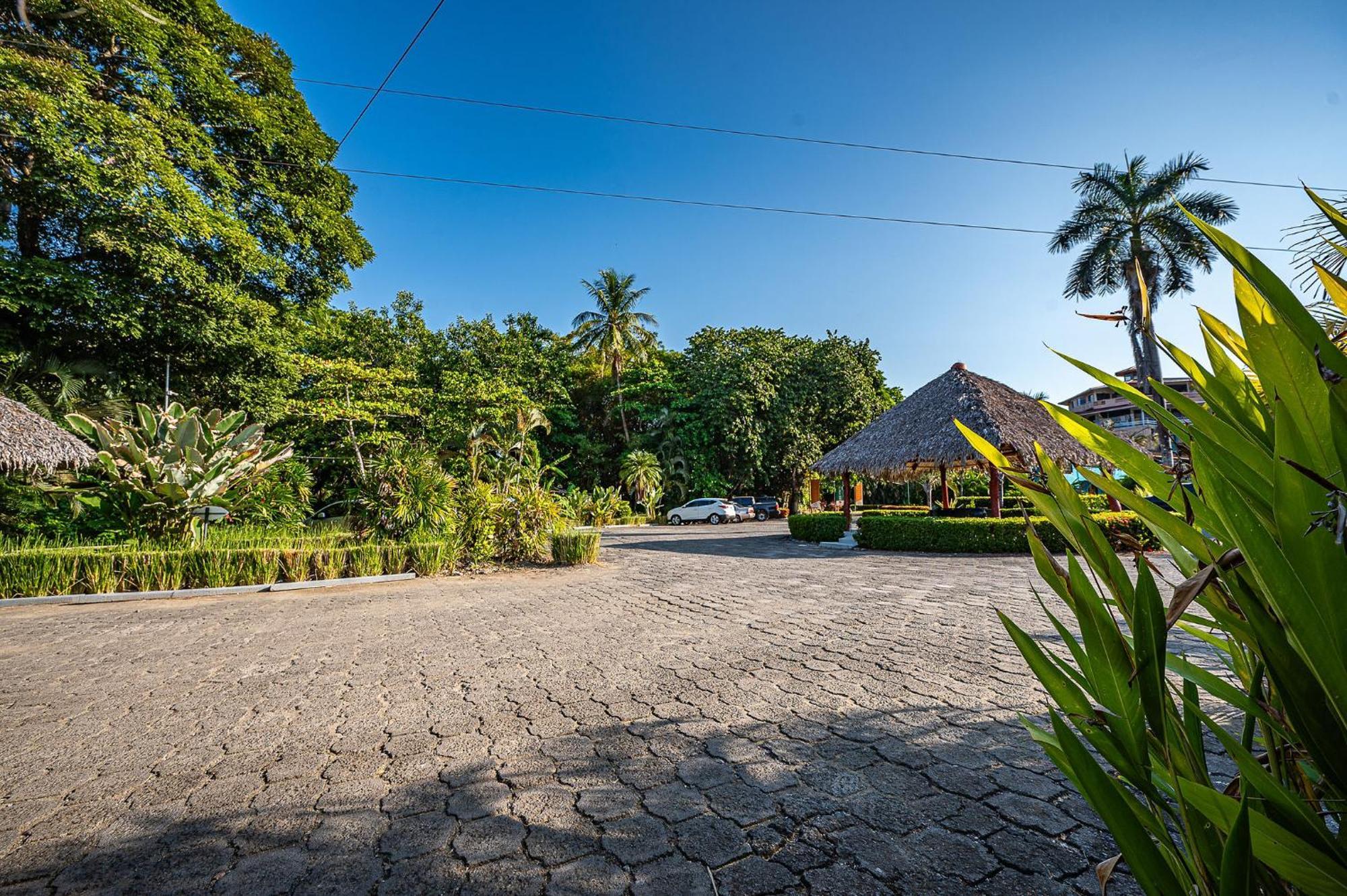 Beach Break Resort & Cr Surf Camp Хако Екстер'єр фото
