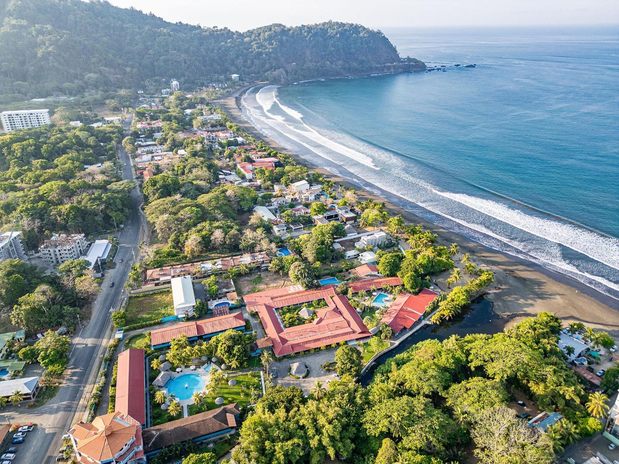 Beach Break Resort & Cr Surf Camp Хако Екстер'єр фото