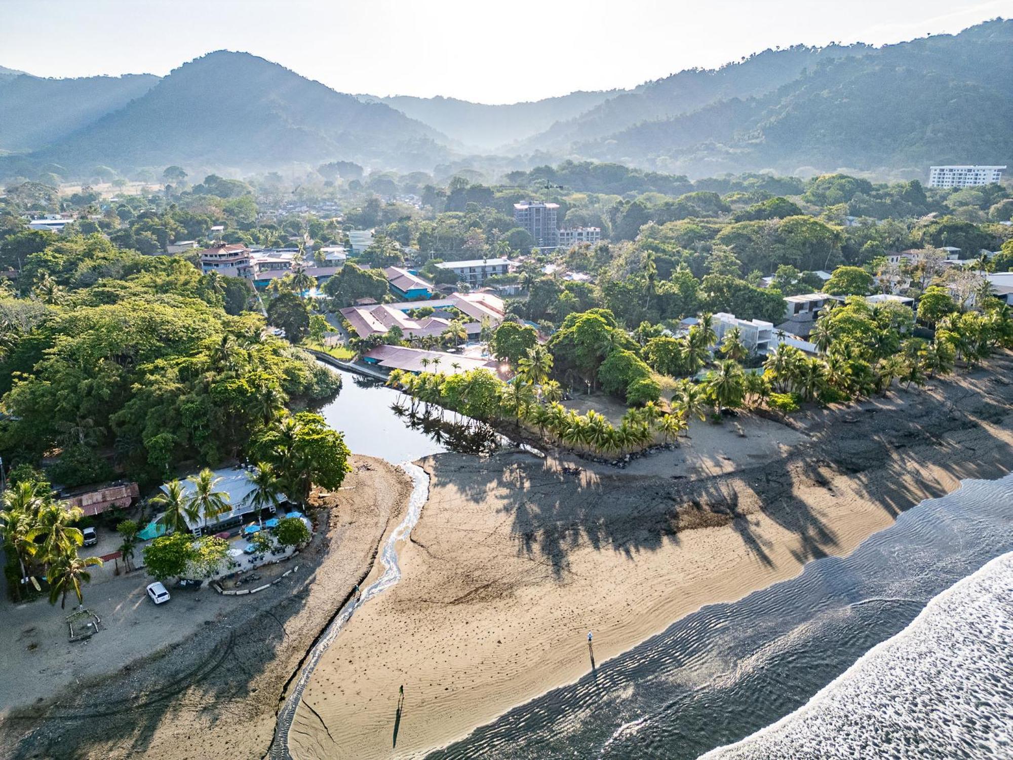 Beach Break Resort & Cr Surf Camp Хако Екстер'єр фото
