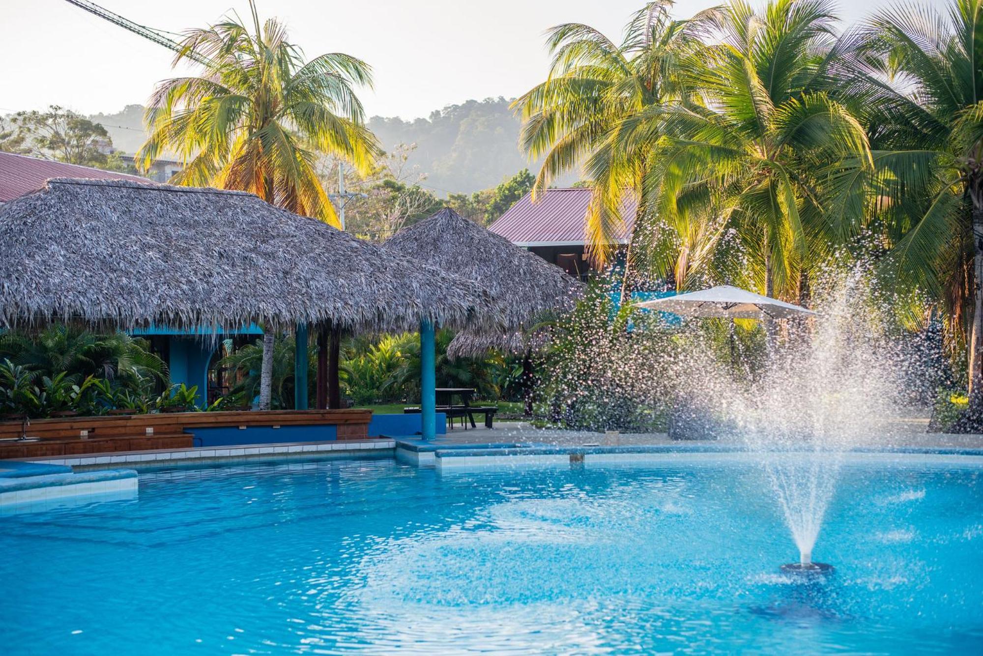Beach Break Resort & Cr Surf Camp Хако Екстер'єр фото