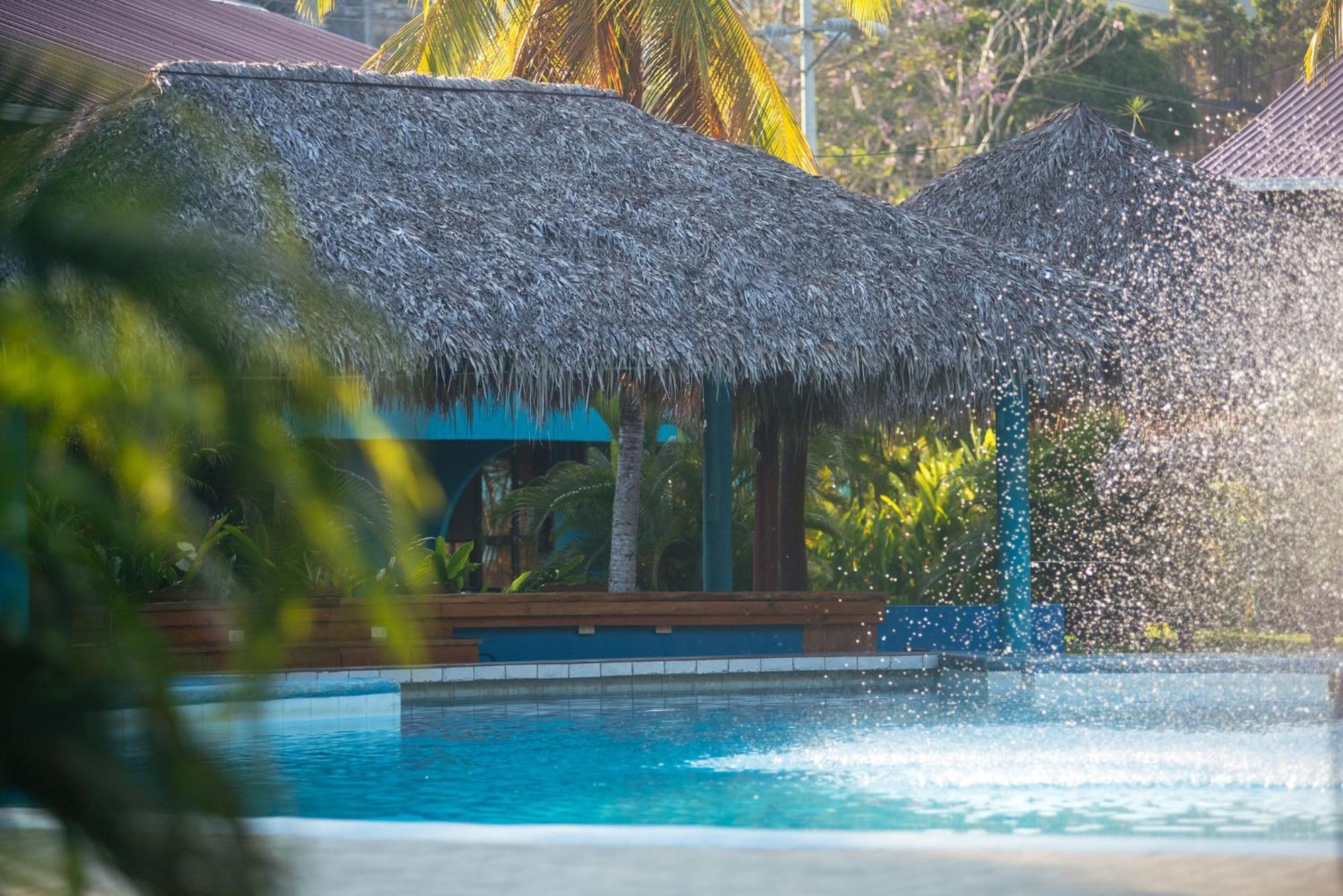 Beach Break Resort & Cr Surf Camp Хако Екстер'єр фото
