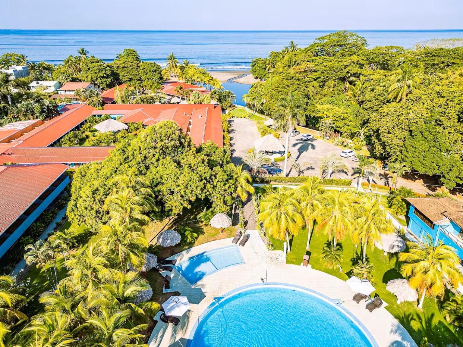 Beach Break Resort & Cr Surf Camp Хако Екстер'єр фото